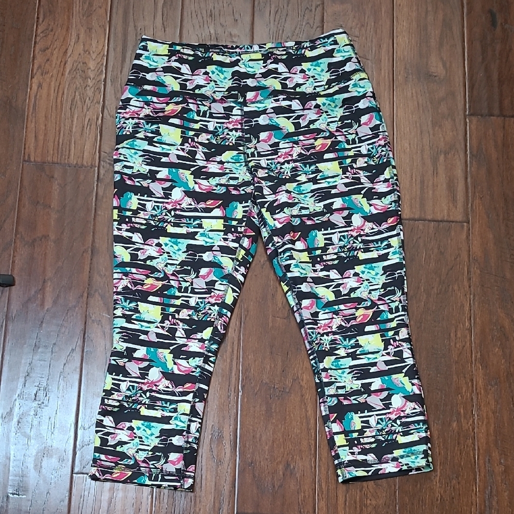 ZELOS Multicolor Striped Floral Patterned Cropped/Capri Leggings size Large